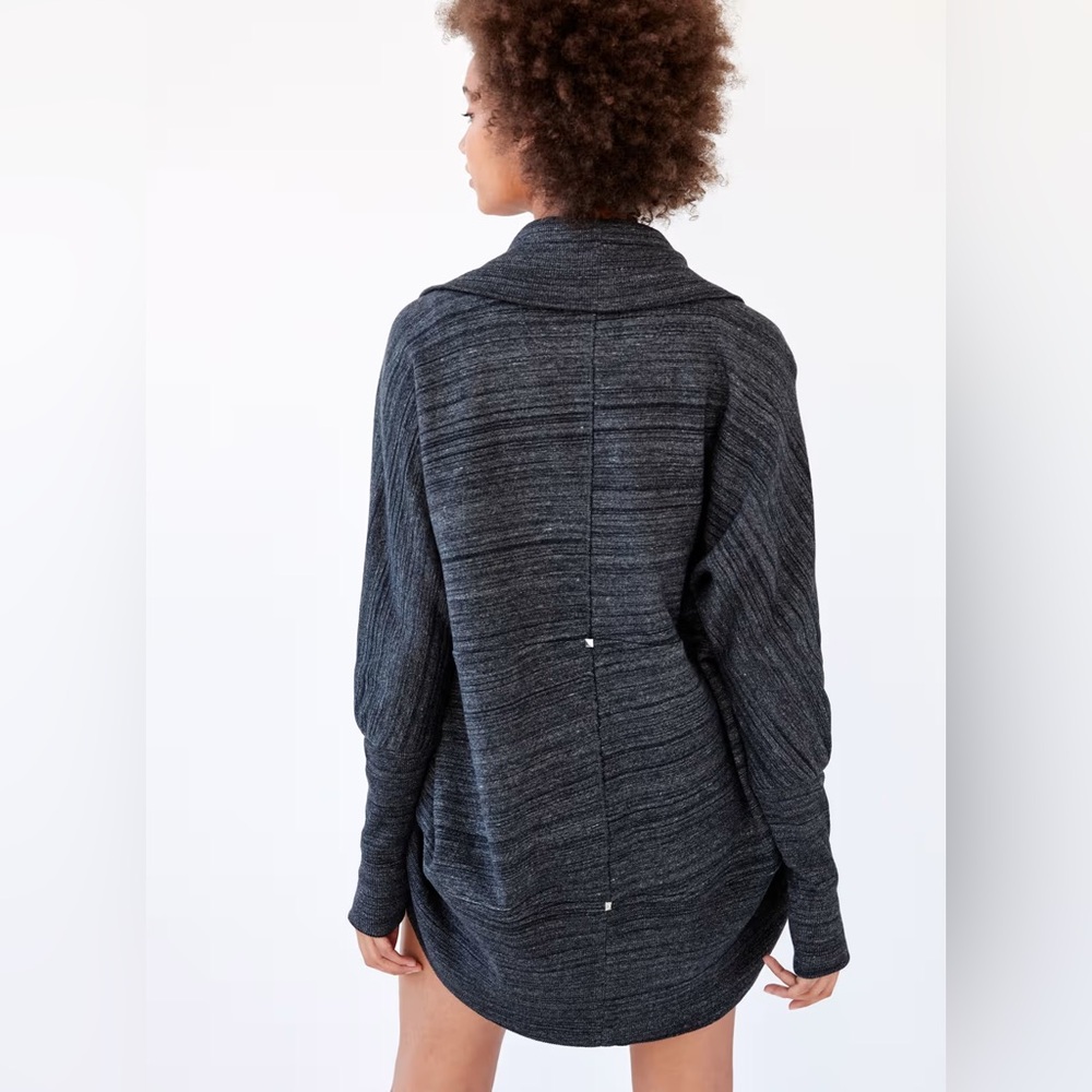 Wilfred Aritzia Diderot Cardigan Cocoon Sweater Size Small - Picture 4 of 9